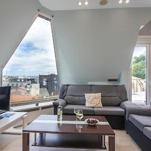 https://luxury-duplex-penthouse-with-terrace-old-town.sansebastianhotels.net